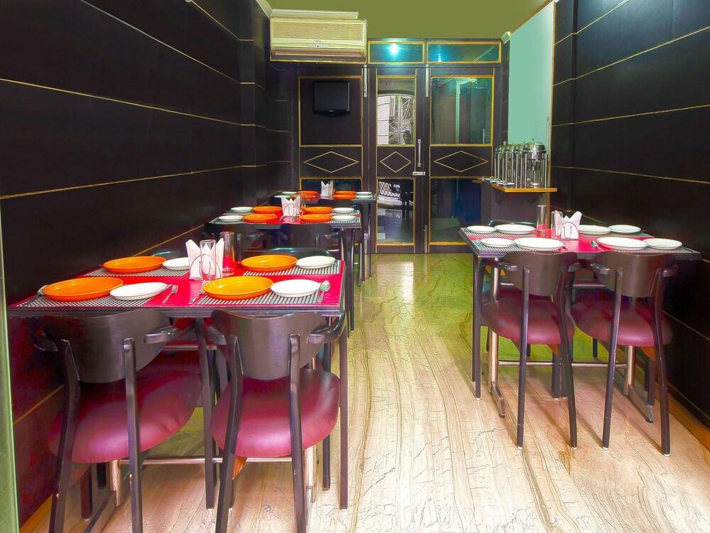 Hotel Amrit Villa Delhi Kültér fotó