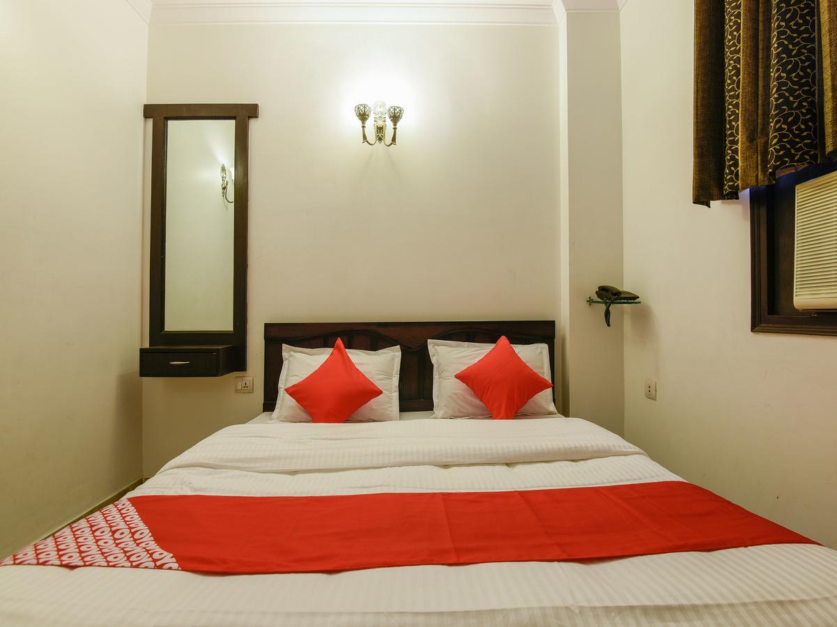 Hotel Amrit Villa Delhi Kültér fotó