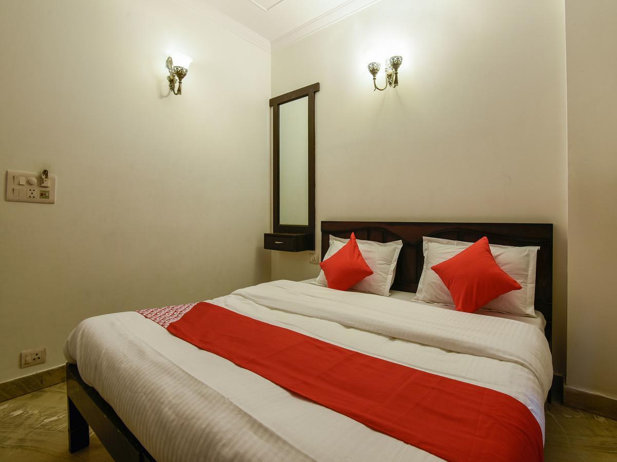 Hotel Amrit Villa Delhi Kültér fotó