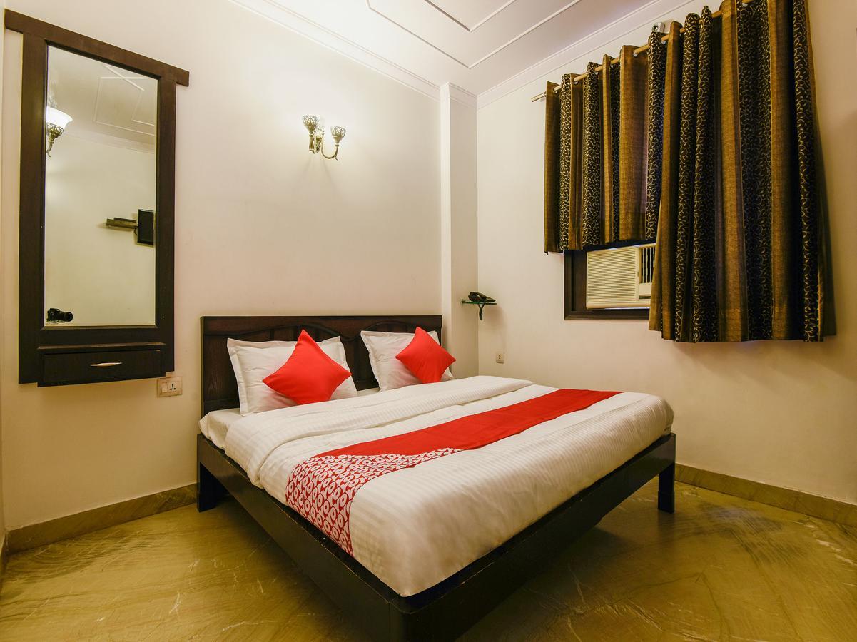 Hotel Amrit Villa Delhi Kültér fotó