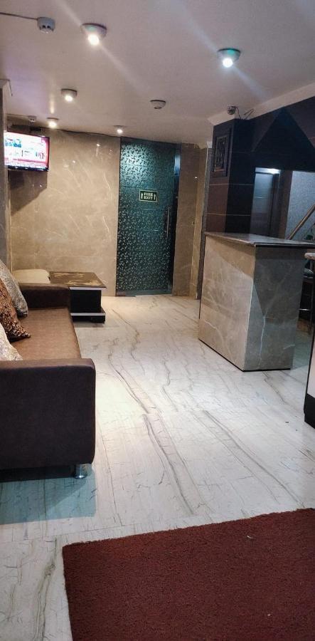 Hotel Amrit Villa Delhi Kültér fotó