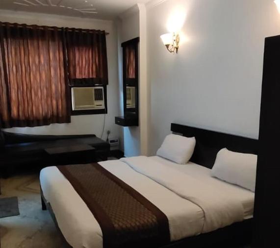 Hotel Amrit Villa Delhi Kültér fotó